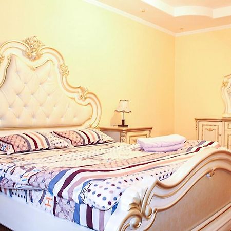 شقة Tolebaeva 65 الماتي المظهر الخارجي الصورة